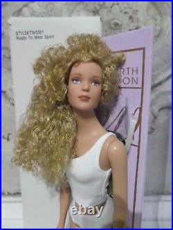 Tonner 2003 Ready To Wear Rtw Sport- Blonde A 16 Tonner Tyler Fashion Doll