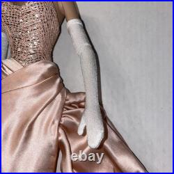 Tonner 2004 TYLER WENTWORTH PORTRAIT GLAMOUR 16 Fashion Doll TW9411 LE 1000