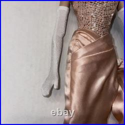 Tonner 2004 TYLER WENTWORTH PORTRAIT GLAMOUR 16 Fashion Doll TW9411 LE 1000