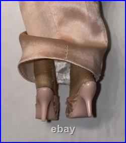 Tonner 2004 TYLER WENTWORTH PORTRAIT GLAMOUR 16 Fashion Doll TW9411 LE 1000