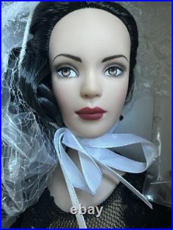 Tonner 2006 METRODOLLS METRO STYLE TYLER WENTWORTH 16 DRESSED DOLL NRFB LE 300