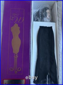 Tonner 2006 METRODOLLS METRO STYLE TYLER WENTWORTH 16 DRESSED DOLL NRFB LE 300