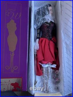 Tonner 2006 METRODOLLS METRO STYLE TYLER WENTWORTH 16 DRESSED DOLL NRFB LE 300