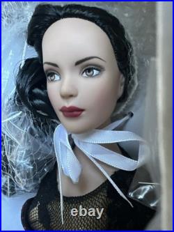 Tonner 2006 METRODOLLS METRO STYLE TYLER WENTWORTH 16 DRESSED DOLL NRFB LE 300