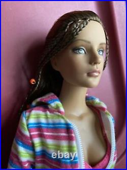 Tonner 2007 VACATION ON LOCATION SYDNEY CHASE 16 Dressed Fashion Doll LE 400