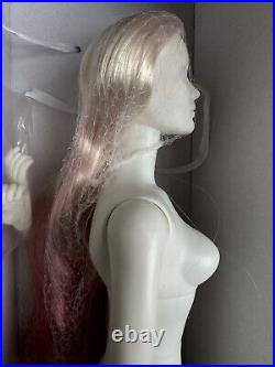 Tonner 2012 Alabaster Mannequin Shauna 16 Tyler Fashion Doll PINK COLORED HAIR