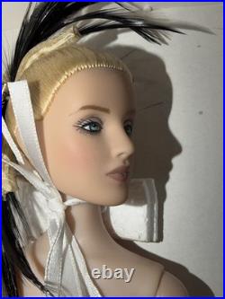 Tonner Antoinette Dramatic 16 Nude Doll 2009 LE 400