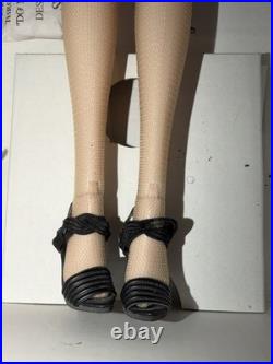Tonner Antoinette Dramatic 16 Nude Doll 2009 LE 400