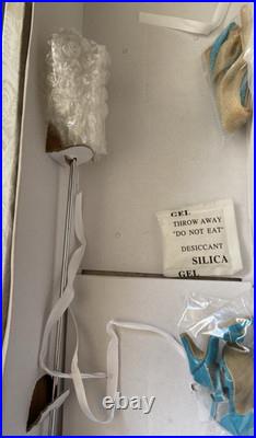 Tonner Brenda Starr Daphne Dimples Touch of Teal New in Box LE300