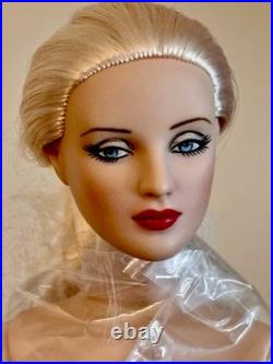 Tonner Cami ANTOINETTE CHILLED DOll Rare PLATINUM BLONDE 16 LE300 OOB Mint
