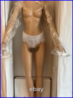 Tonner Cami ANTOINETTE CHILLED DOll Rare PLATINUM BLONDE 16 LE300 OOB Mint