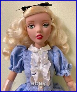 Tonner Comic Con Alice in Wonderland Agatha Primrose doll