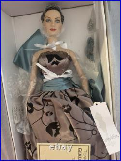 Tonner Daphne Surprise Engagement UFDC-Exclusive Doll limited edition 210 Tonner Daphne Surprise Engagement UFDC-Exclusive Doll limited edition 210