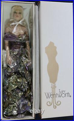 Tonner Dazzling Tyler Wentworth 2011 Limited to 300 T11TWDD04 Tonner Dazzling Tyler Wentworth 2011 Limited to 300 T11TWDD04