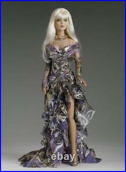 Tonner Dazzling Tyler Wentworth 2011 Limited to 300 T11TWDD04 Tonner Dazzling Tyler Wentworth 2011 Limited to 300 T11TWDD04