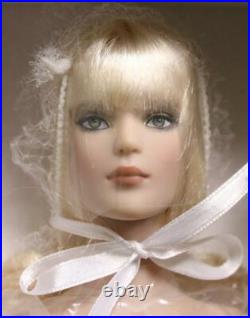 Tonner Dazzling Tyler Wentworth 2011 Limited to 300 T11TWDD04 Tonner Dazzling Tyler Wentworth 2011 Limited to 300 T11TWDD04