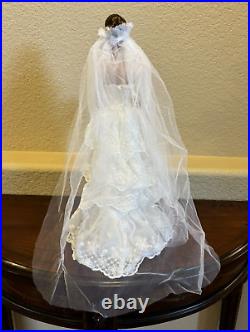 Tonner Doll Tyler Wentworth Bride TW9108 & Here Come The Bride Dolls Book