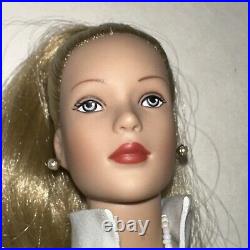 Tonner Doll Tyler Wentworth Signature Style AR Blonde Ponytail Blue Eyes