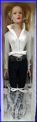 Tonner Doll Tyler Wentworth Signature Style AR Blonde TW0304 NEW NRFB