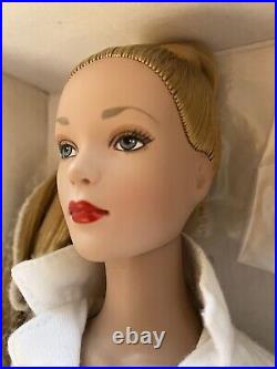 Tonner Doll Tyler Wentworth Signature Style AR Blonde TW0304 NEW NRFB