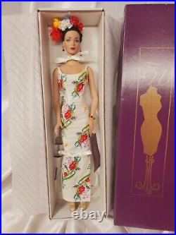 Tonner Doll Tyler Wentworth TROPICO TW1302 in box with tag and stand asian