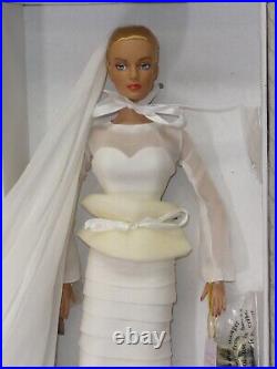 Tonner Dolls, Show Stopper Sydney Convention Beautiful Blonde NRFB MINT