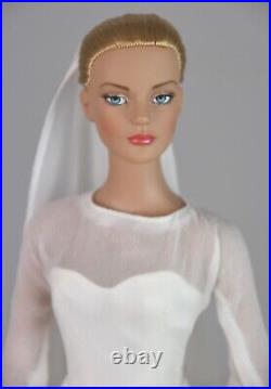 Tonner Dolls Show Stopping Sydney Chase Bride Doll, Mint