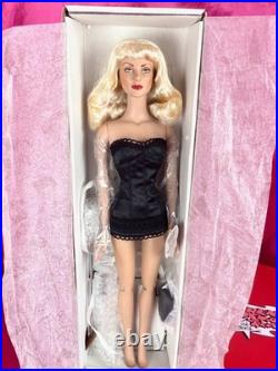 Tonner Effanbee Divinely Daphne 16 Doll NIB Brenda Starr Lingerie BD0400 2004