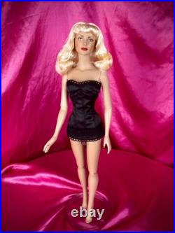 Tonner Effanbee Divinely Daphne 16 Doll NIB Brenda Starr Lingerie BD0400 2004
