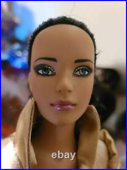 Tonner FAO Exclusive Home For The Holidays Basic Tyler Wentworth Brunette
