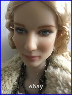Tonner Lord of the Rings 16 FASHION DOLL GALADRIEL Lady of the Light, Redressed