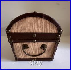 Tonner Marley's Halloween Treasure Trunk