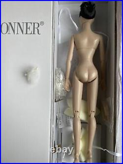 Tonner NUDE CLASSICAL TYLER WENTWORTH 16 2014 FASHION Doll + Box Stand Shipper