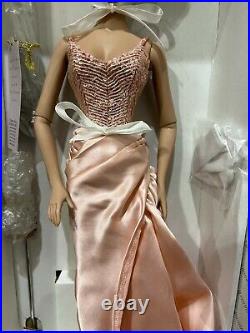 Tonner PORTRAIT GLAMOUR Doll TW9411 Tyler Wentworth LE 1000 NIB 2004 outfit