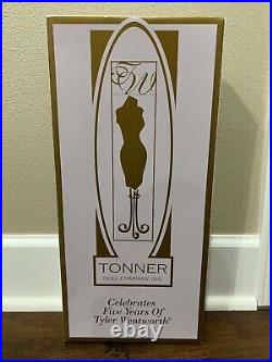 Tonner PORTRAIT GLAMOUR Doll TW9411 Tyler Wentworth LE 1000 NIB 2004 outfit