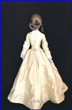 Tonner Pirates of the Caribbean ELIZABETH SWANN COURT GOWN DOLL
