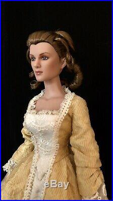 Tonner Pirates of the Caribbean ELIZABETH SWANN COURT GOWN doll
