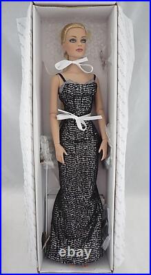 Tonner Pure Platinum Sydney 16 Doll Nrfb Fao Edition