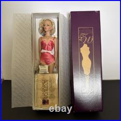 Tonner RTW Satin Sydney Chase Doll LE 1000 NIB Brass Horse Exclusive TW9320 16