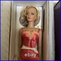 Tonner RTW Satin Sydney Chase Doll LE 1000 NIB Brass Horse Exclusive TW9320 16