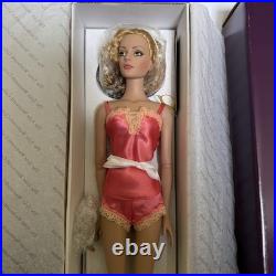 Tonner RTW Satin Sydney Chase Doll LE 1000 NIB Brass Horse Exclusive TW9320 16