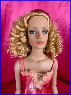 Tonner RTW Satin Sydney Chase Doll LE 1000 NIB Brass Horse Exclusive TW9320 16