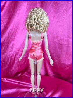 Tonner RTW Satin Sydney Chase Doll LE 1000 NIB Brass Horse Exclusive TW9320 16