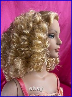 Tonner RTW Satin Sydney Chase Doll LE 1000 NIB Brass Horse Exclusive TW9320 16