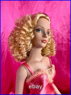 Tonner RTW Satin Sydney Chase Doll LE 1000 NIB Brass Horse Exclusive TW9320 16