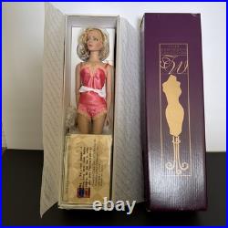 Tonner RTW Satin Sydney Chase Doll LE 1000 NIB Brass Horse Exclusive TW9320 16