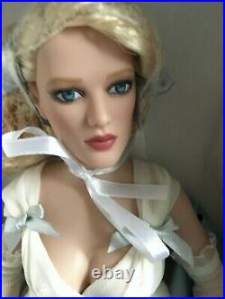 Tonner Re-Imagination 16 Vinyl Toy DOLL THIS DISH IS TOO HOT withStand+Box LE 500