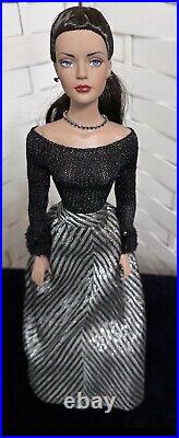 Tonner Ready To Wear Shimmer Sydney Redressed In Black Diamond Outfit-read