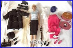 Tonner Regina Wentworth Doll UFDC 2005 Gift Set Beautiful with2 Outfits