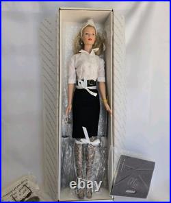 Tonner Signature Style Blonde Hair Doll 99802 Tyler Wentworth NIB 1999 Complete